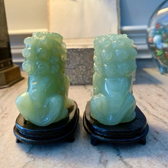 Vintage Pair Of Jade Foo Dogs With Wooden Stand & Original Box - Picture 5 of 15